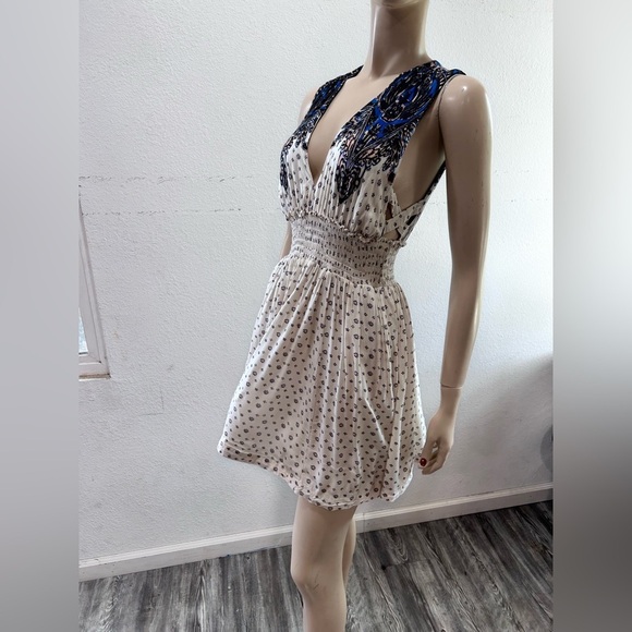 Elegant Blue and White Women's Dress - Picture 15 of 16